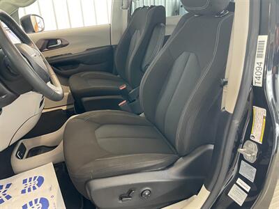 2022 Chrysler Voyager LX   - Photo 14 - Saint Louis, MI 48880-9800