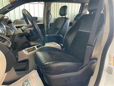 2019 Dodge Grand Caravan SXT - Photo 15 - Saint Louis, MI 48880-9800