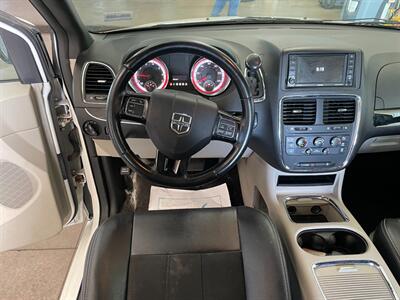 2019 Dodge Grand Caravan SXT - Photo 9 - Saint Louis, MI 48880-9800