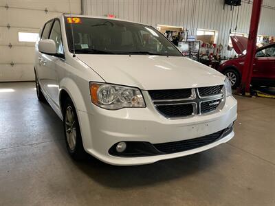 2019 Dodge Grand Caravan SXT - Photo 4 - Saint Louis, MI 48880-9800