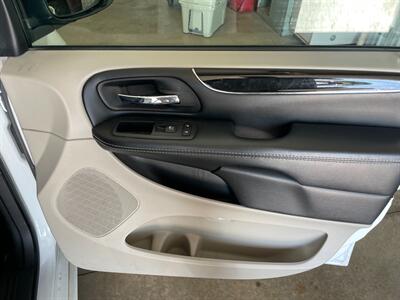 2019 Dodge Grand Caravan SXT - Photo 20 - Saint Louis, MI 48880-9800