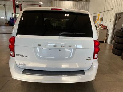 2019 Dodge Grand Caravan SXT - Photo 7 - Saint Louis, MI 48880-9800