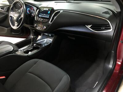 2016 Chevrolet Malibu LT   - Photo 18 - Saint Louis, MI 48880-9800