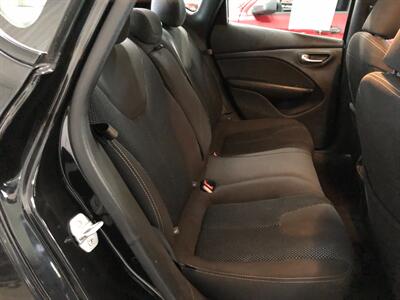 2015 Dodge Dart SXT   - Photo 18 - Saint Louis, MI 48880-9800