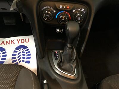 2015 Dodge Dart SXT   - Photo 13 - Saint Louis, MI 48880-9800