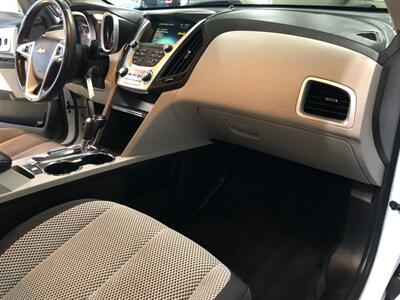 2017 Chevrolet Equinox LT - Photo 18 - Saint Louis, MI 48880-9800