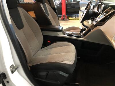 2017 Chevrolet Equinox LT - Photo 17 - Saint Louis, MI 48880-9800