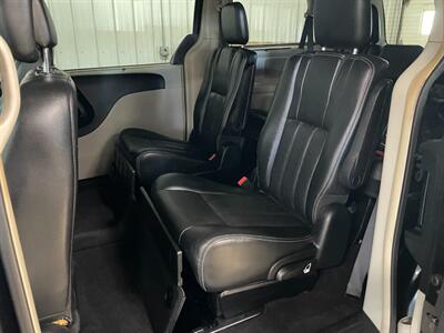 2012 Chrysler Town and Country Touring-L - Photo 17 - Saint Louis, MI 48880-9800