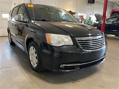 2012 Chrysler Town and Country Touring-L - Photo 4 - Saint Louis, MI 48880-9800