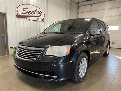 2012 Chrysler Town and Country Touring-L - Photo 2 - Saint Louis, MI 48880-9800