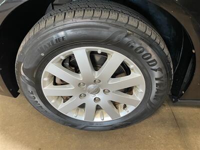 2012 Chrysler Town and Country Touring-L - Photo 25 - Saint Louis, MI 48880-9800