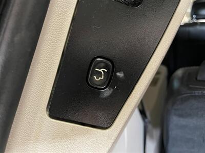 2012 Chrysler Town and Country Touring-L - Photo 26 - Saint Louis, MI 48880-9800