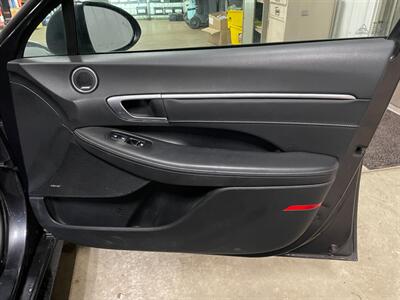 2021 Hyundai SONATA Limited   - Photo 20 - Saint Louis, MI 48880-9800