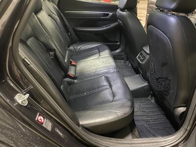2021 Hyundai SONATA Limited   - Photo 17 - Saint Louis, MI 48880-9800