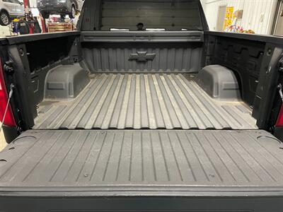 2019 Chevrolet Silverado 1500 LT Trail Boss   - Photo 9 - Saint Louis, MI 48880-9800