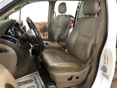 2016 Chrysler Town & Country Touring-L   - Photo 15 - Saint Louis, MI 48880-9800