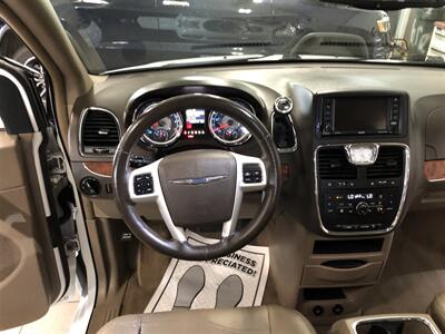 2016 Chrysler Town & Country Touring-L   - Photo 9 - Saint Louis, MI 48880-9800
