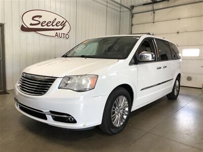 2016 Chrysler Town & Country Touring-L   - Photo 2 - Saint Louis, MI 48880-9800