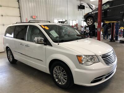 2016 Chrysler Town & Country Touring-L   - Photo 5 - Saint Louis, MI 48880-9800