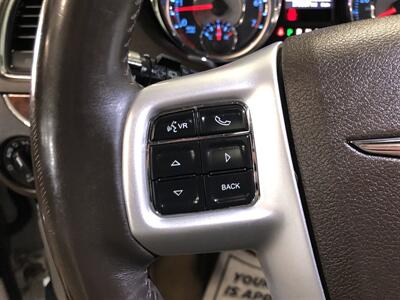 2016 Chrysler Town & Country Touring-L   - Photo 11 - Saint Louis, MI 48880-9800