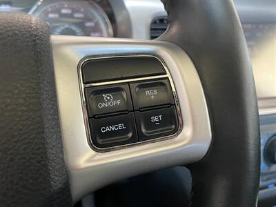 2011 Dodge Charger SXT - Photo 21 - Saint Louis, MI 48880-9800