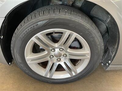 2011 Dodge Charger SXT - Photo 18 - Saint Louis, MI 48880-9800