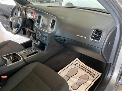 2011 Dodge Charger SXT - Photo 13 - Saint Louis, MI 48880-9800