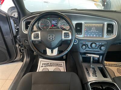 2011 Dodge Charger SXT - Photo 9 - Saint Louis, MI 48880-9800