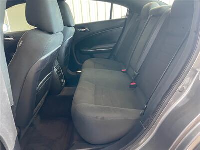 2011 Dodge Charger SXT - Photo 11 - Saint Louis, MI 48880-9800