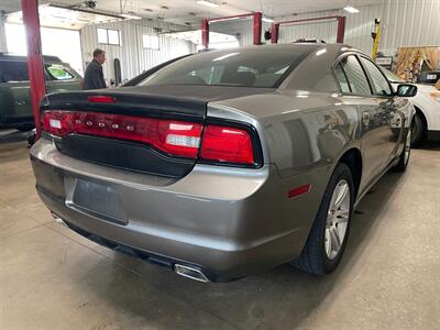 2011 Dodge Charger SXT - Photo 6 - Saint Louis, MI 48880-9800