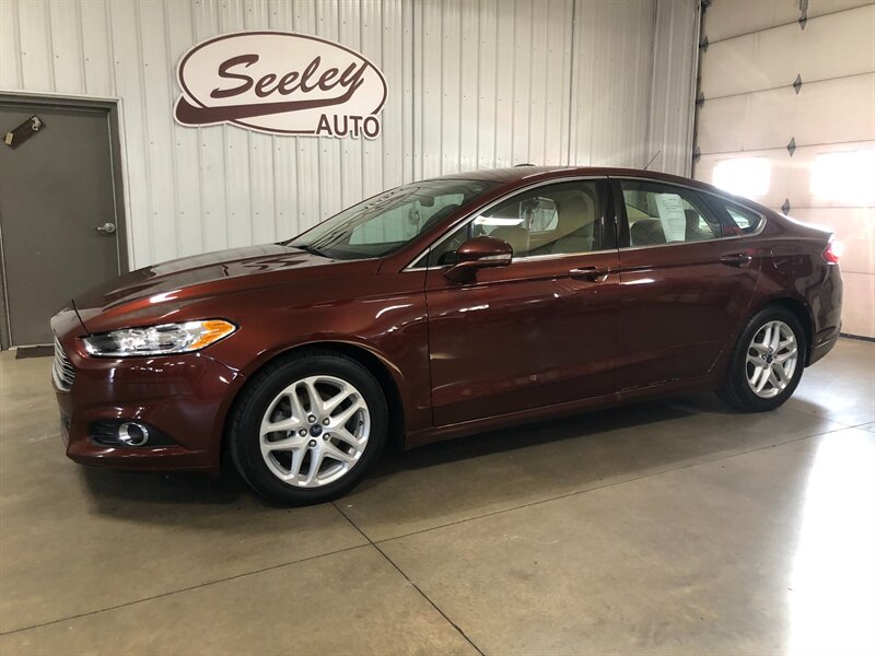 2016 Ford Fusion SE   - Photo 1 - Saint Louis, MI 48880-9800
