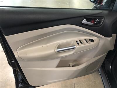2013 Ford Escape SEL   - Photo 22 - Saint Louis, MI 48880-9800