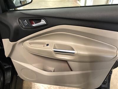 2013 Ford Escape SEL   - Photo 19 - Saint Louis, MI 48880-9800
