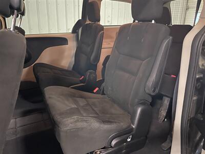 2015 Dodge Grand Caravan SE - Photo 14 - Saint Louis, MI 48880-9800
