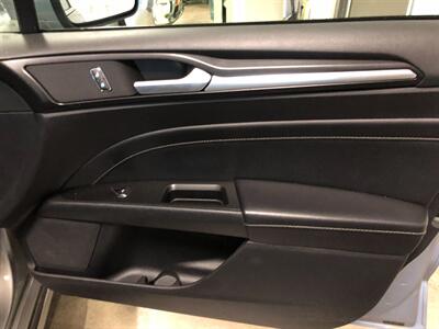 2020 Ford Fusion Titanium   - Photo 23 - Saint Louis, MI 48880-9800