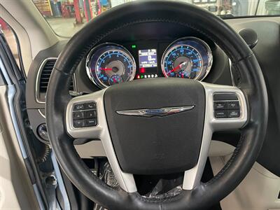 2016 Chrysler Town and Country Touring-L   - Photo 9 - Saint Louis, MI 48880-9800
