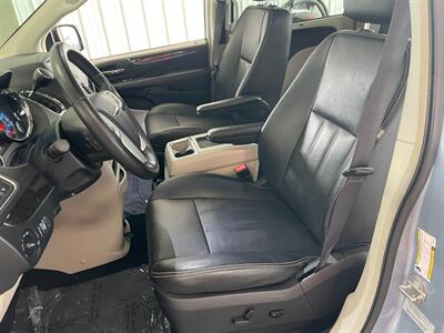 2016 Chrysler Town and Country Touring-L   - Photo 19 - Saint Louis, MI 48880-9800