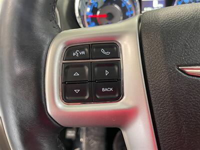 2016 Chrysler Town and Country Touring-L   - Photo 11 - Saint Louis, MI 48880-9800