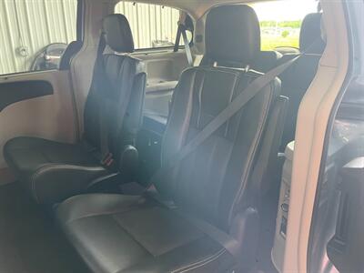 2016 Chrysler Town and Country Touring-L   - Photo 20 - Saint Louis, MI 48880-9800