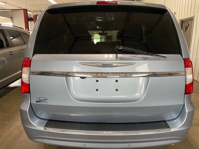 2016 Chrysler Town and Country Touring-L   - Photo 7 - Saint Louis, MI 48880-9800