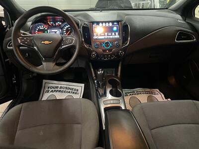 2018 Chevrolet Cruze LT Auto   - Photo 8 - Saint Louis, MI 48880-9800