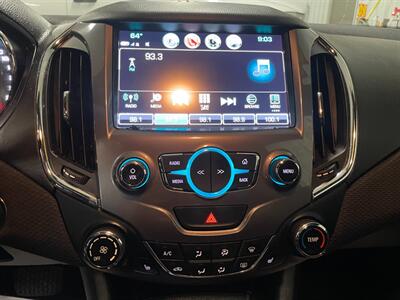 2018 Chevrolet Cruze LT Auto   - Photo 14 - Saint Louis, MI 48880-9800