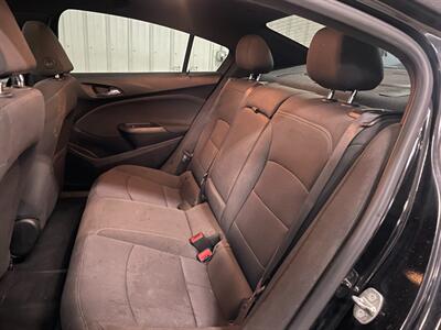 2018 Chevrolet Cruze LT Auto   - Photo 19 - Saint Louis, MI 48880-9800