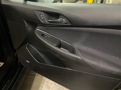 2018 Chevrolet Cruze LT Auto   - Photo 23 - Saint Louis, MI 48880-9800