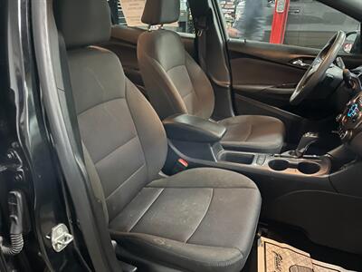 2018 Chevrolet Cruze LT Auto   - Photo 20 - Saint Louis, MI 48880-9800