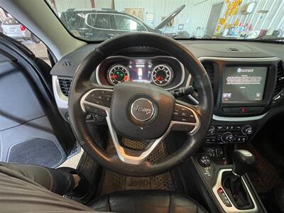 2015 Jeep Cherokee Trailhawk   - Photo 9 - Saint Louis, MI 48880-9800
