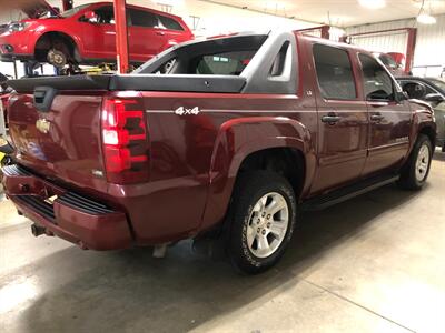 2008 Chevrolet Avalanche LS   - Photo 6 - Saint Louis, MI 48880-9800