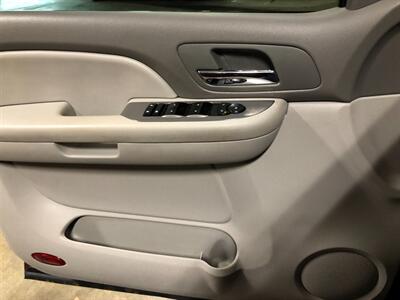 2008 Chevrolet Avalanche LS   - Photo 20 - Saint Louis, MI 48880-9800