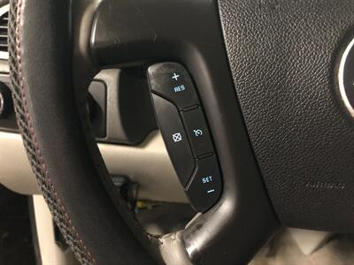 2008 Chevrolet Avalanche LS   - Photo 10 - Saint Louis, MI 48880-9800