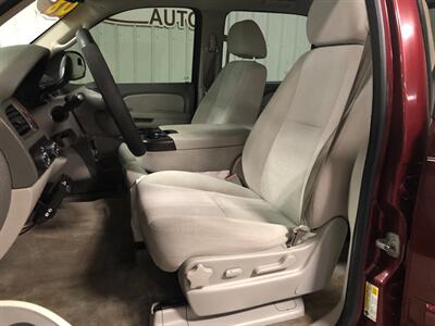 2008 Chevrolet Avalanche LS   - Photo 15 - Saint Louis, MI 48880-9800